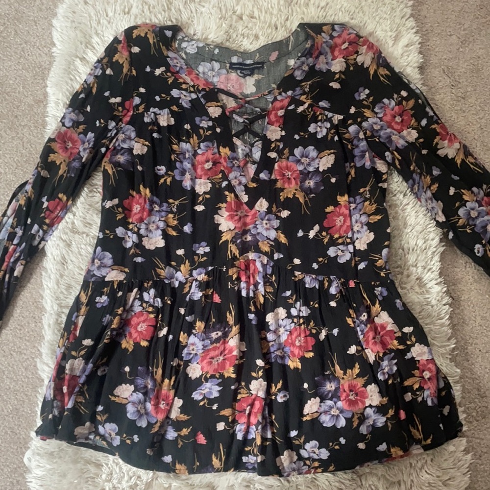American Eagle black floral blouse size Small